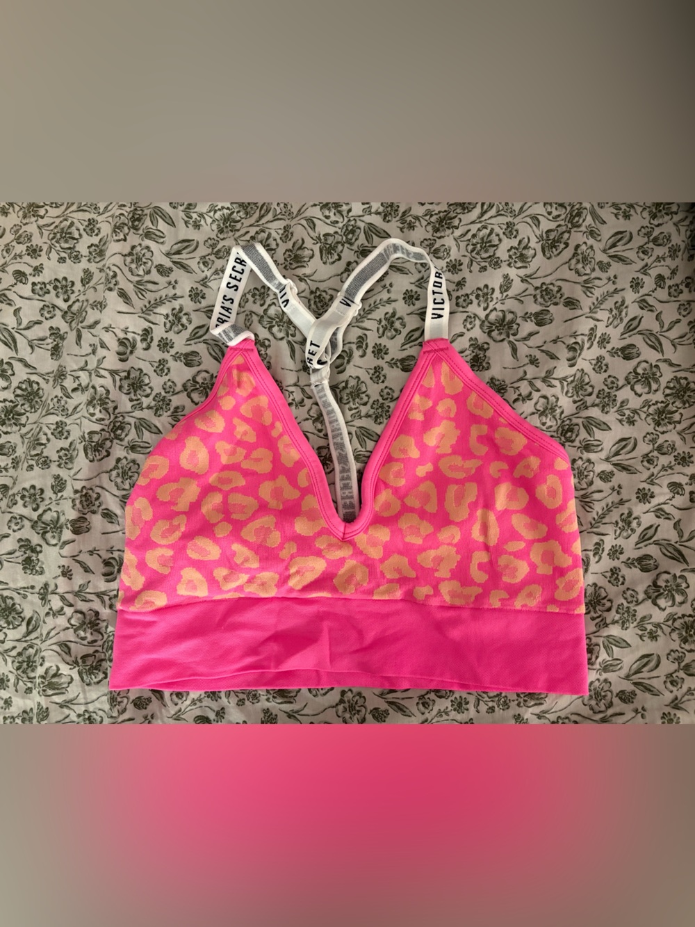 Victoria Secret Seamless Sports Bra bralette no padding